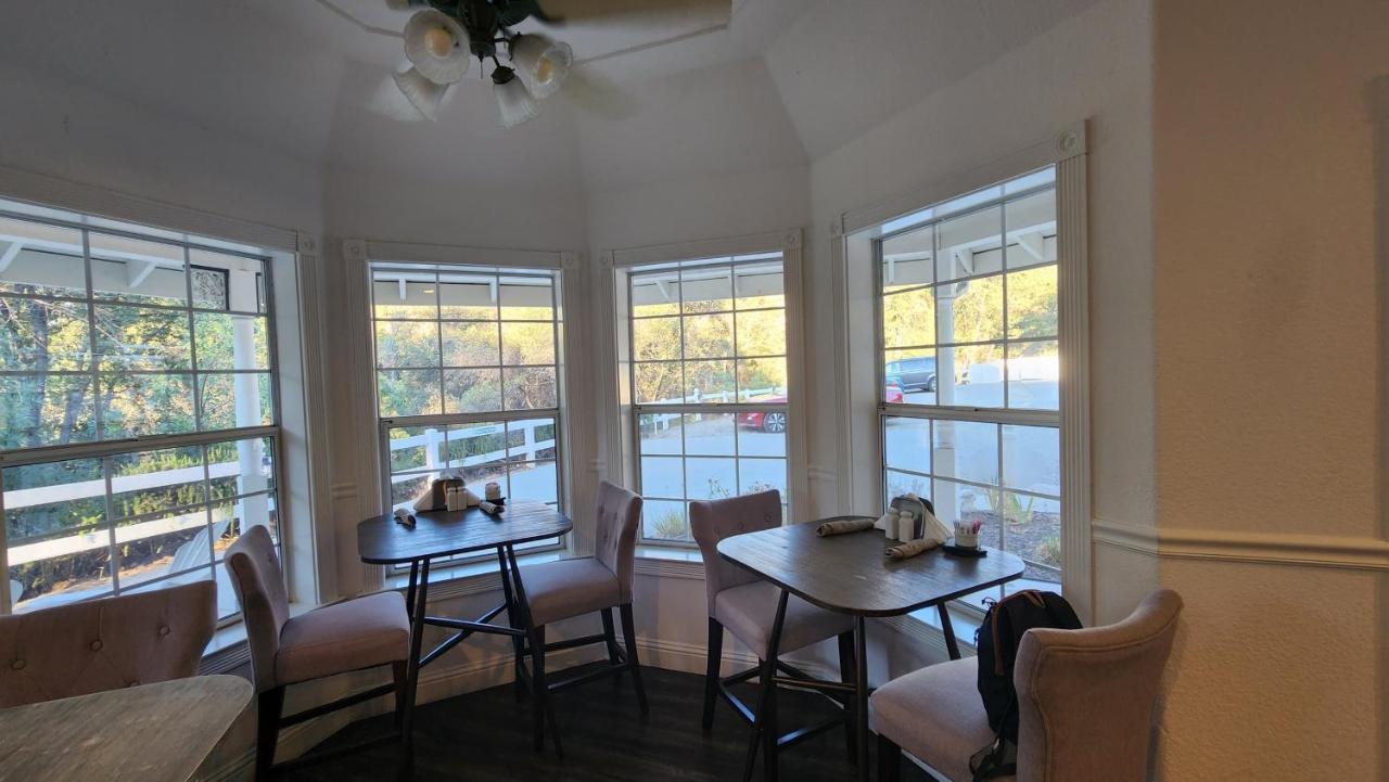 Hounds Tooth Inn Oakhurst Buitenkant foto