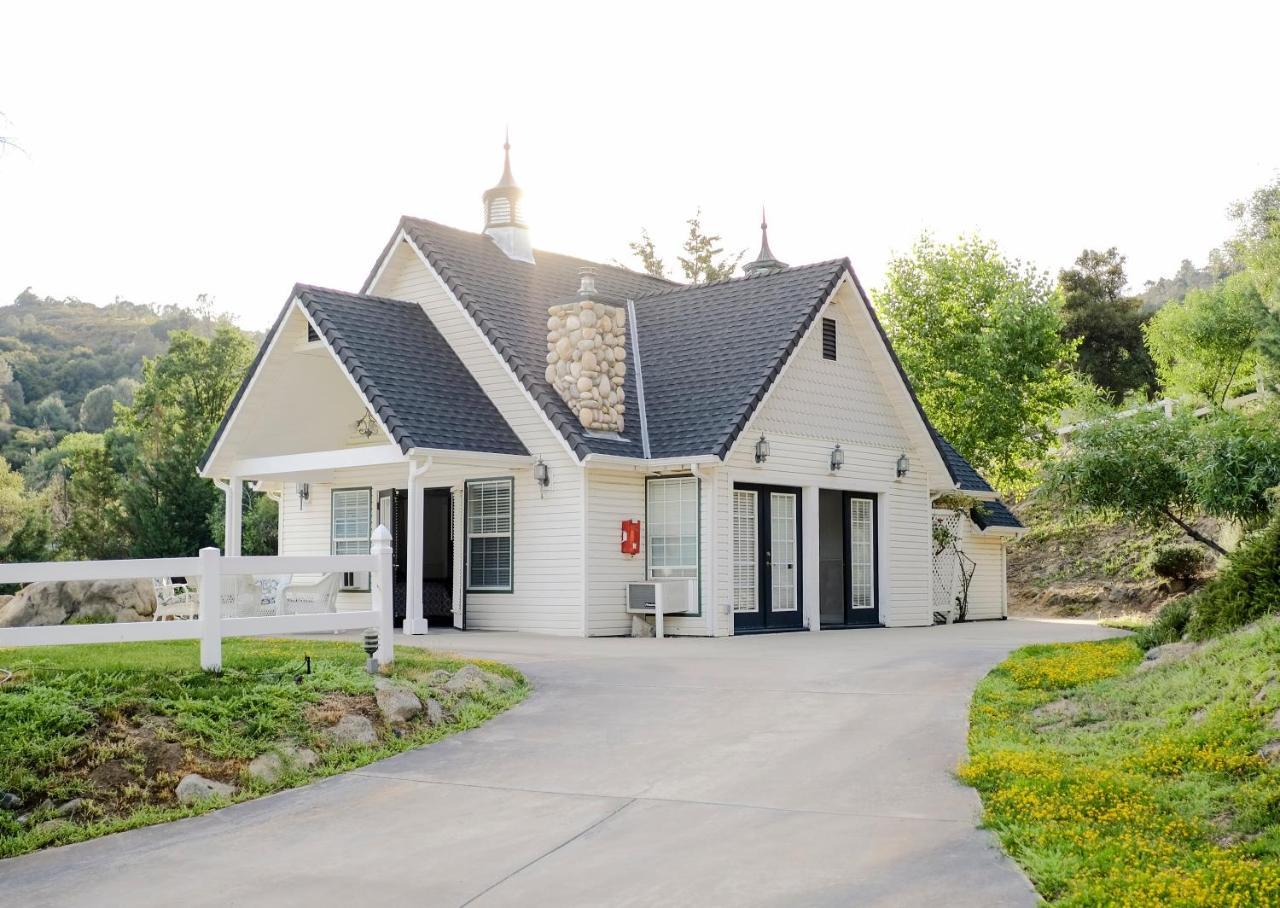Hounds Tooth Inn Oakhurst Buitenkant foto