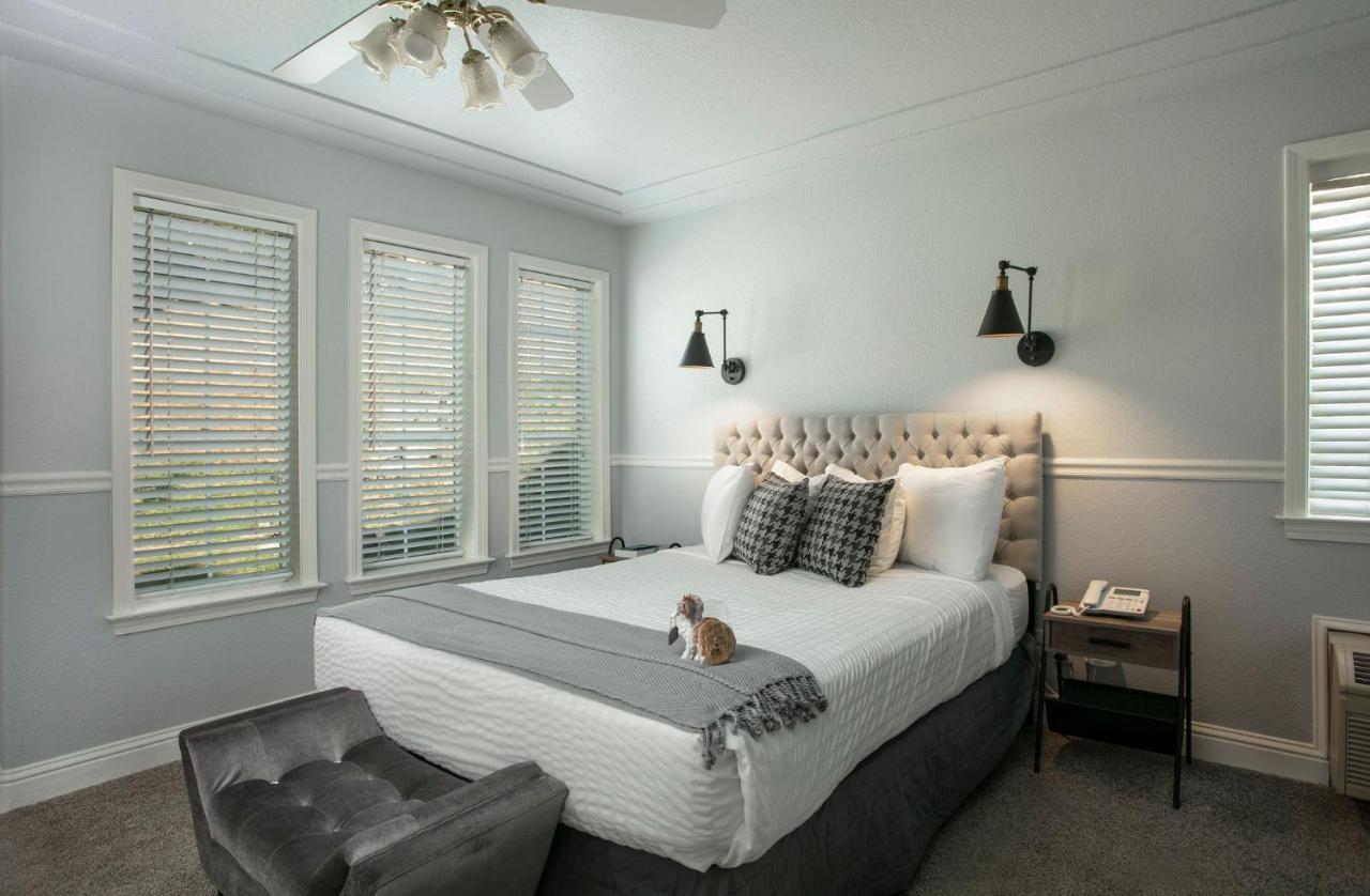 Hounds Tooth Inn Oakhurst Buitenkant foto